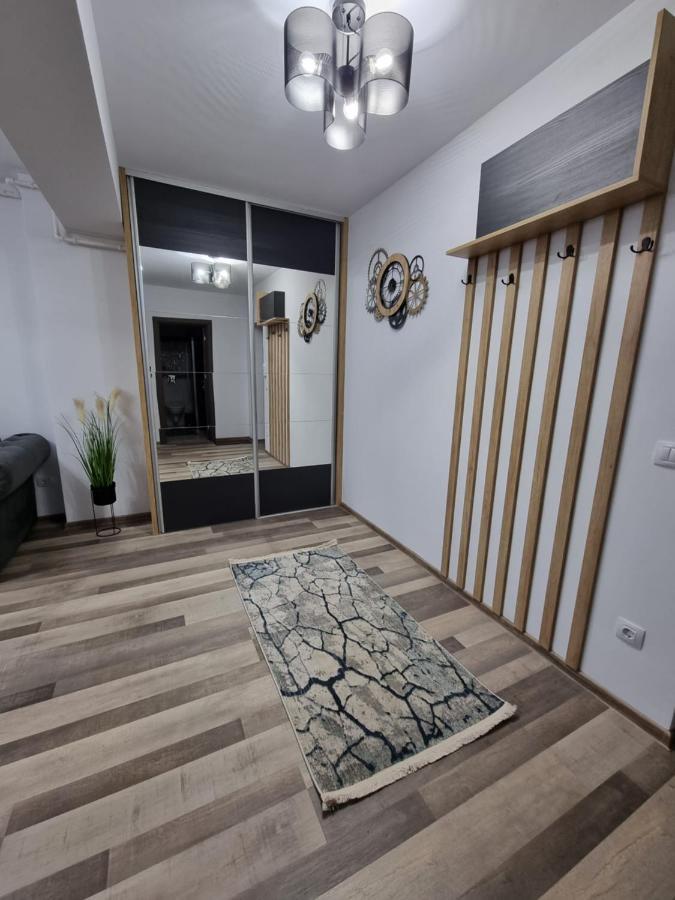 Luxury Apartments Bacău Buitenkant foto